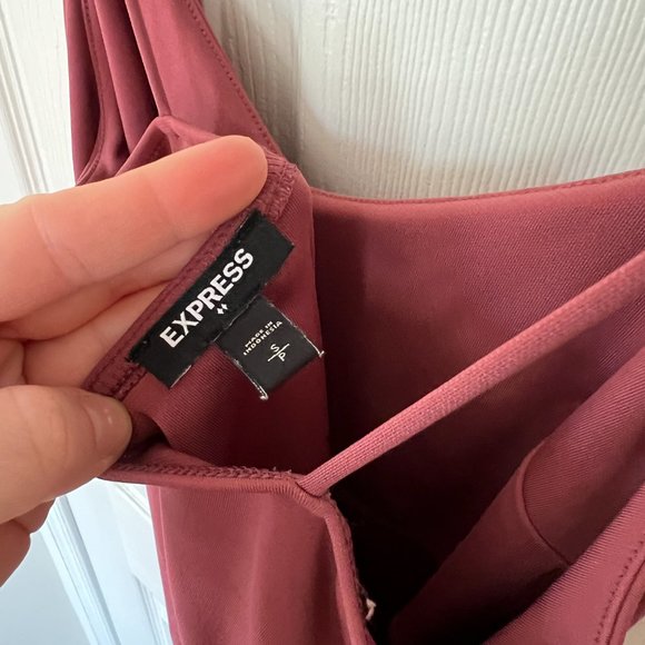 Express Body Contour Mesh Midi Dress in Mauve / Dusty Rose - Picture 2 of 3